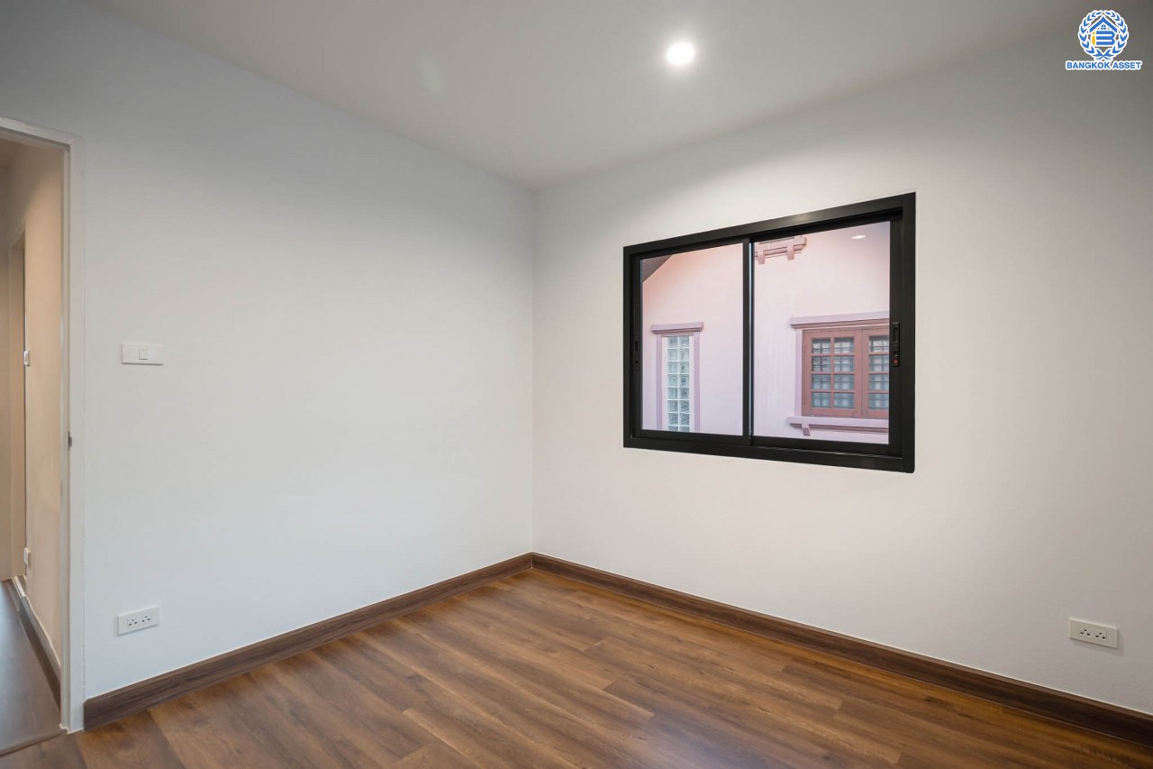 บ้านมือสองตกแต่งใหม่ โครงการ มณียา3 รัตนาธิเบศร์-ท่าอิฐ แบรนด์ Property Perfect หลังใหญ่ เนื้อที่ 65.3 ตร.ว. ฟังก์ชันครบ! 3 ห้องนอน 2 ห้องน้ำ 1 ห้องอเนกประสงค์ 2 ที่จอดรถ บนทำเลที่ดีที่สุด! เชื่อมต่อถนนรัตนาธิเบศร์ และถนนราชพฤกษ์ ใจกลาง 2 เซ็นทรัลฯ ใกล้ MRT "สถานีบางรักน้อยท่าอิฐ" และทางด่วน "งามวงศ์วาน"